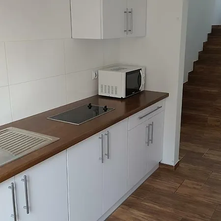 홈스테이 Horyzont Goscinne 야스타르니아